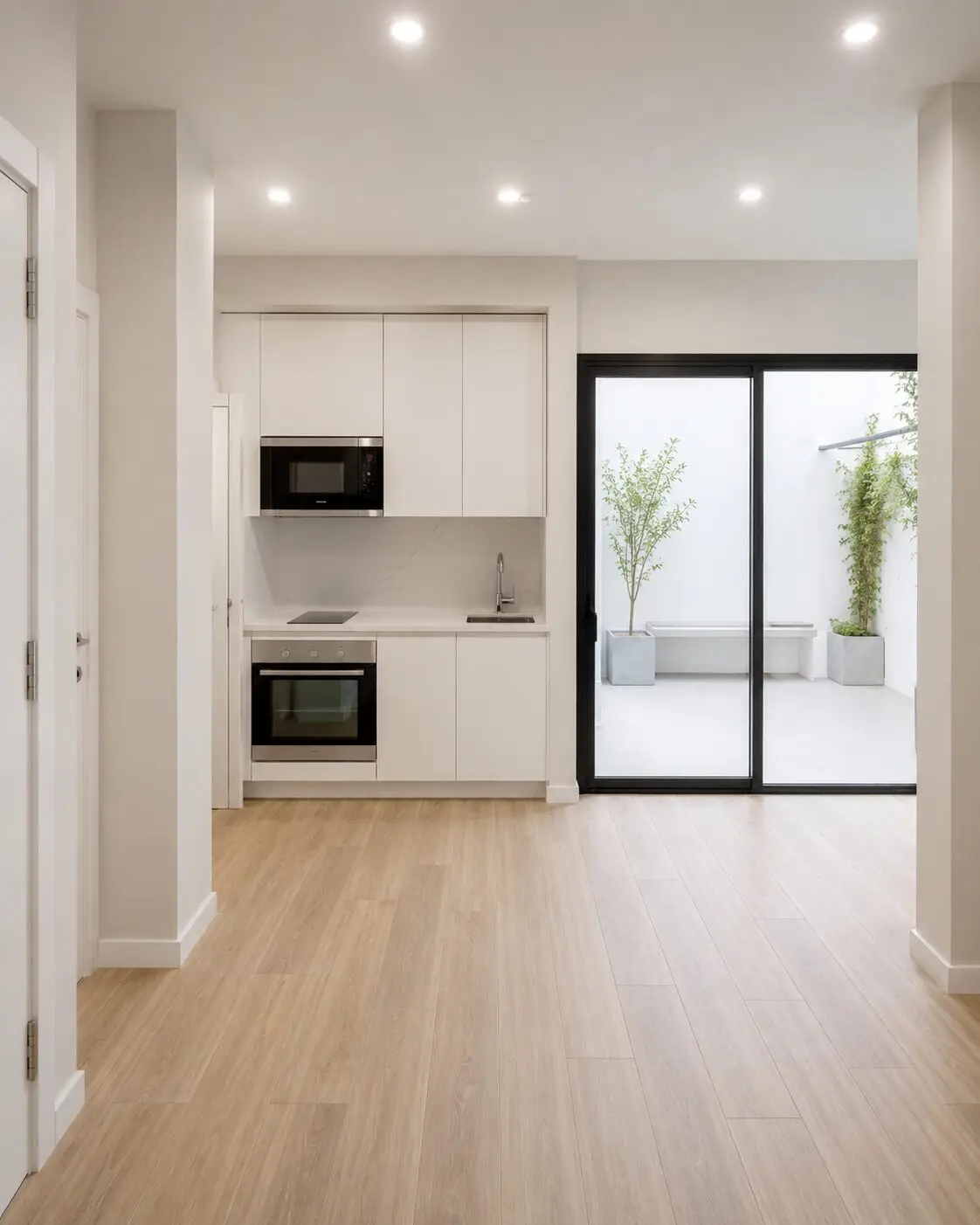 Vivienda luminosa resultado de un cambio de uso de local en Madrid